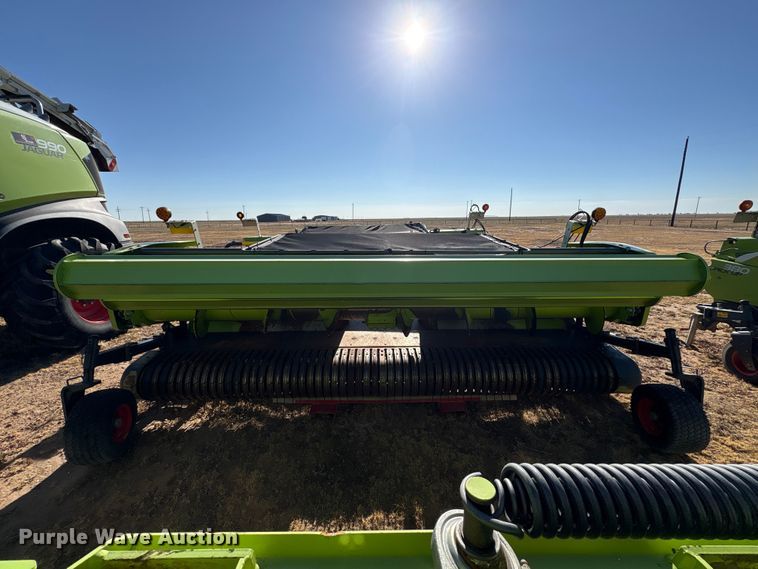 image for item JM9377 Claas 380 pickup head