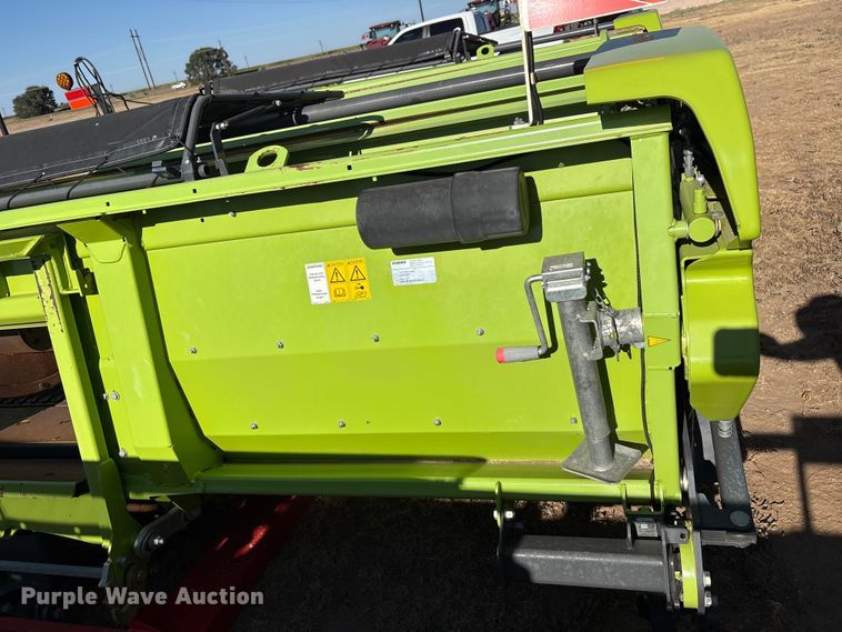 image for item JM9377 Claas 380 pickup head