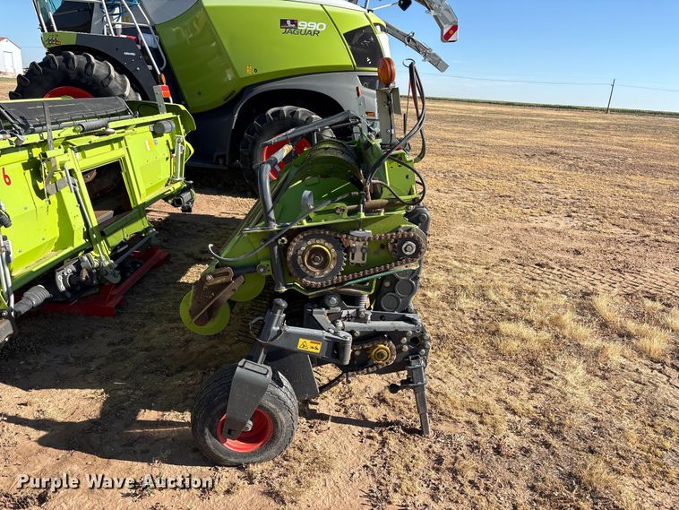image for item JM9378 2017 Claas 380 pickup head