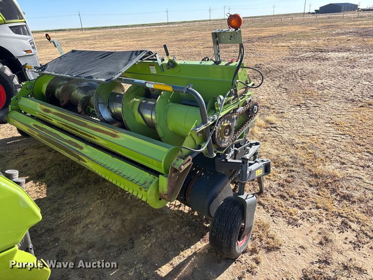 image for item JM9378 2017 Claas 380 pickup head
