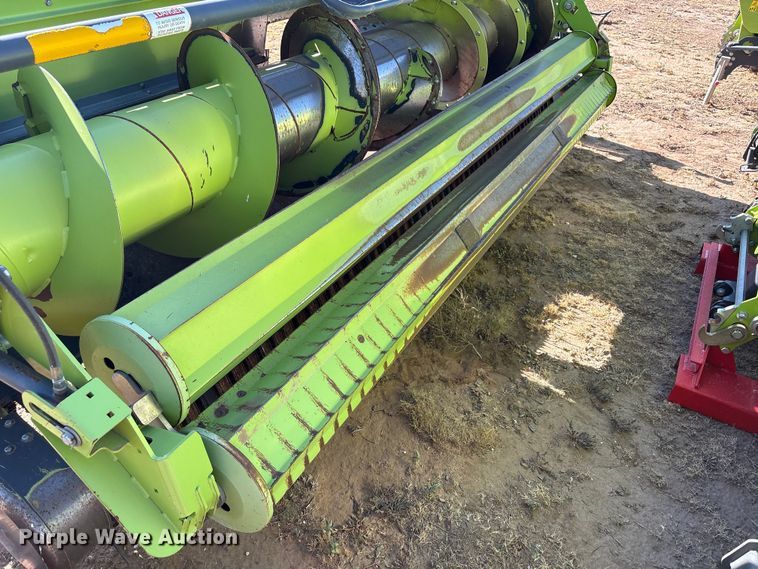 image for item JM9378 2017 Claas 380 pickup head