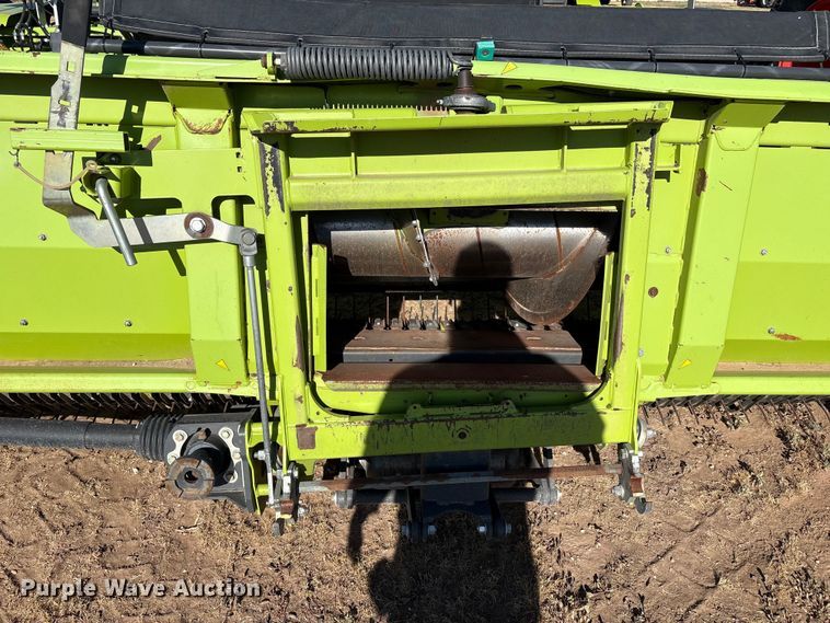 image for item JM9378 2017 Claas 380 pickup head