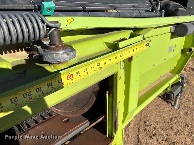 image for item JM9378 2017 Claas 380 pickup head