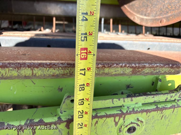 image for item JM9378 2017 Claas 380 pickup head