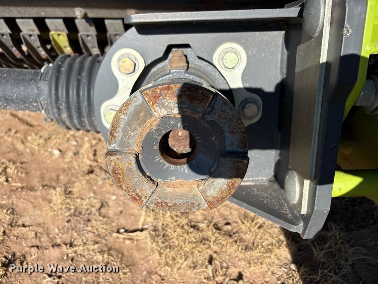 image for item JM9378 2017 Claas 380 pickup head