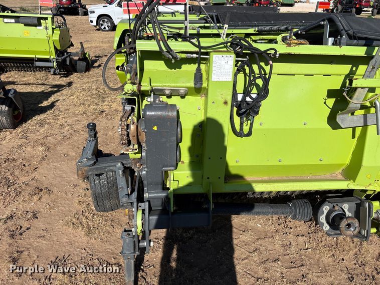 image for item JM9378 2017 Claas 380 pickup head