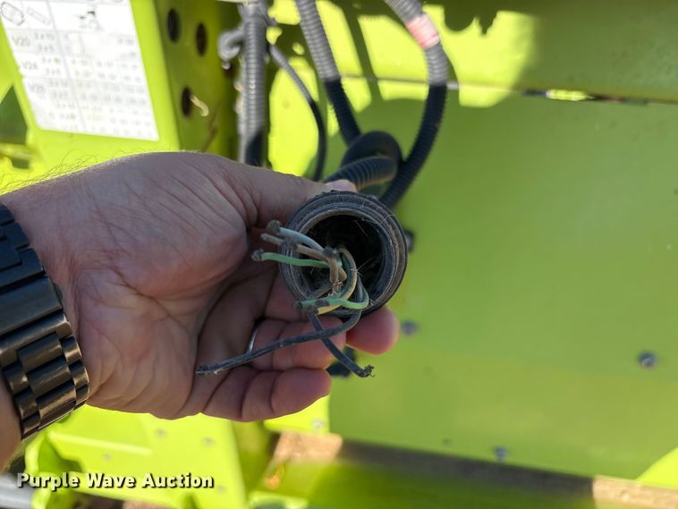 image for item JM9378 2017 Claas 380 pickup head