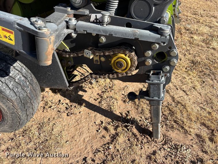 image for item JM9378 2017 Claas 380 pickup head