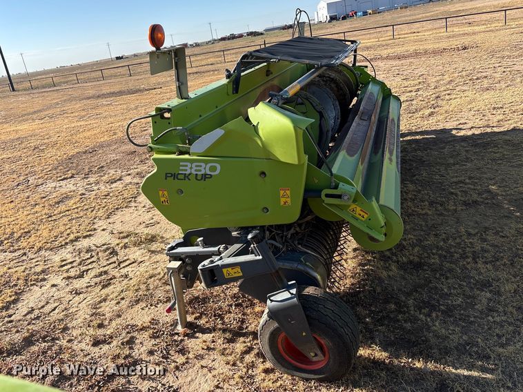 image for item JM9379 2019 Claas I36 380 pick up pickup head