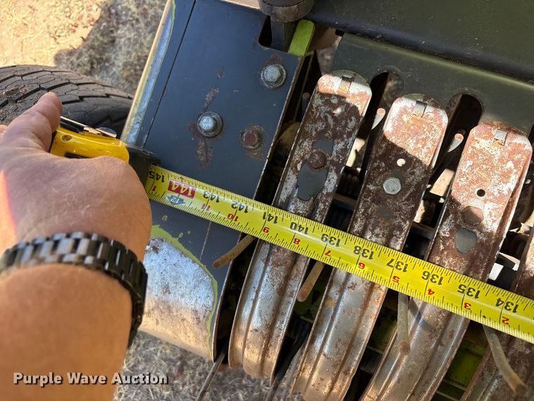 image for item JM9379 2019 Claas I36 380 pick up pickup head