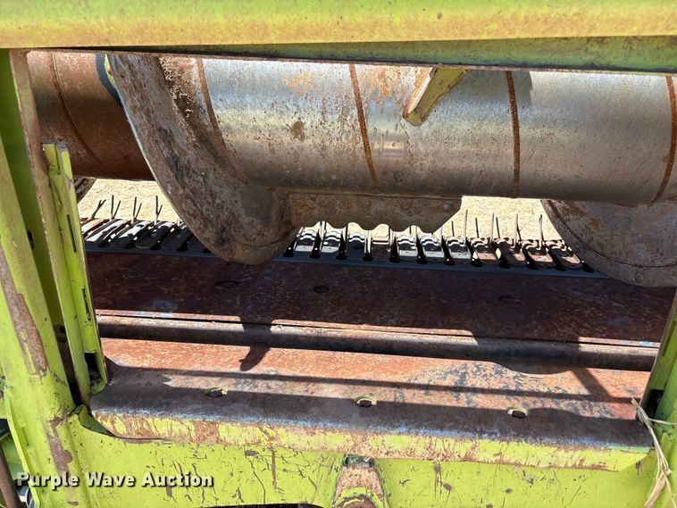 image for item JM9379 2019 Claas I36 380 pick up pickup head