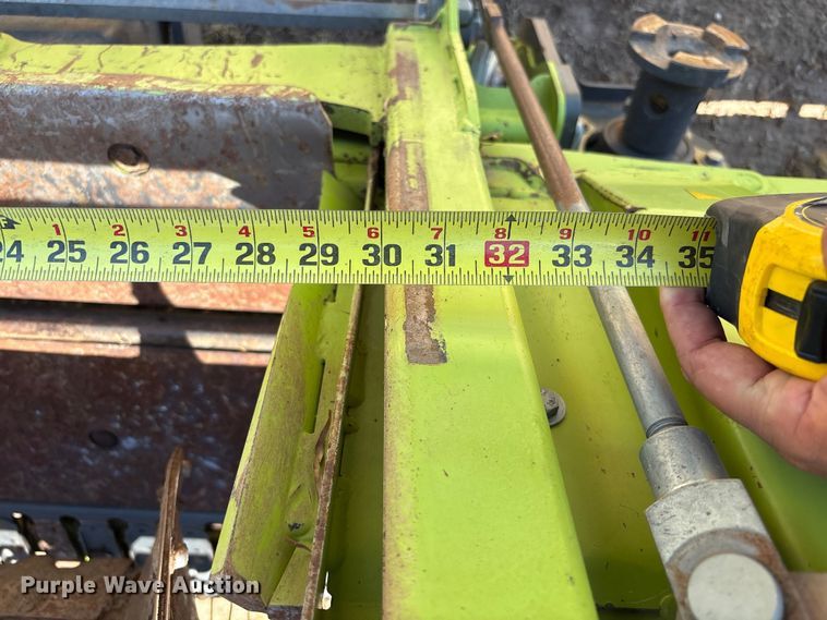image for item JM9379 2019 Claas I36 380 pick up pickup head
