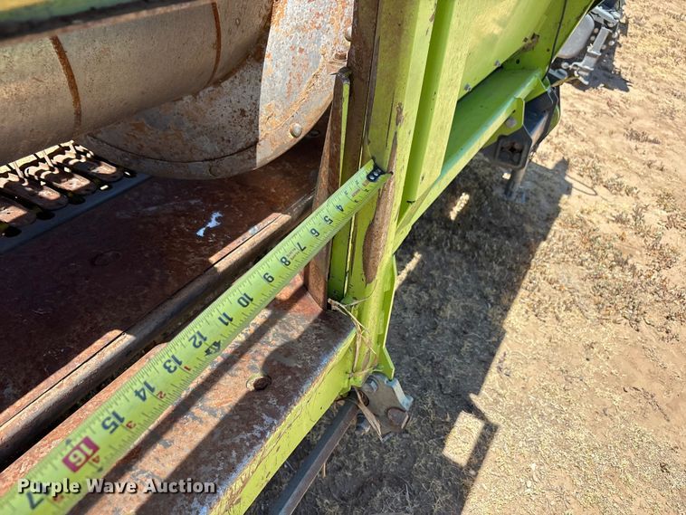 image for item JM9379 2019 Claas I36 380 pick up pickup head