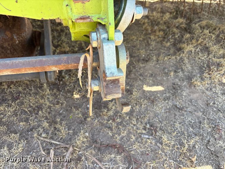 image for item JM9379 2019 Claas I36 380 pick up pickup head