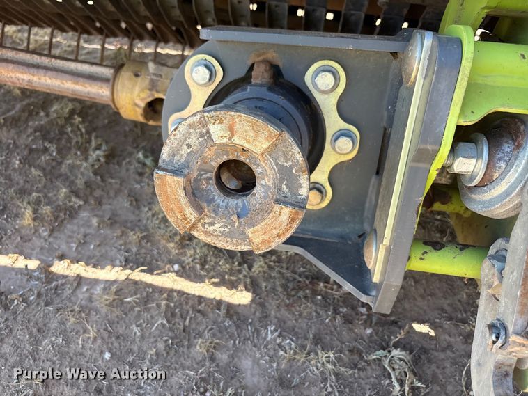 image for item JM9379 2019 Claas I36 380 pick up pickup head