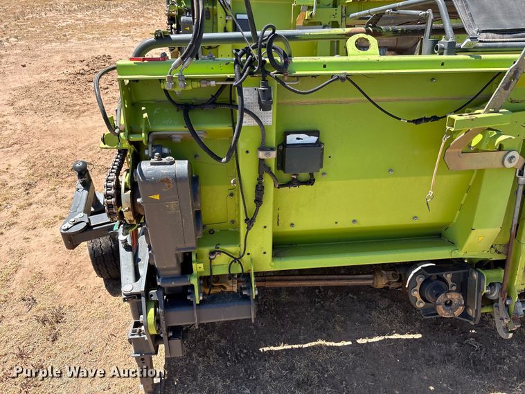 image for item JM9379 2019 Claas I36 380 pick up pickup head