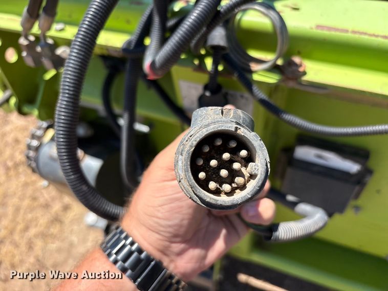 image for item JM9379 2019 Claas I36 380 pick up pickup head