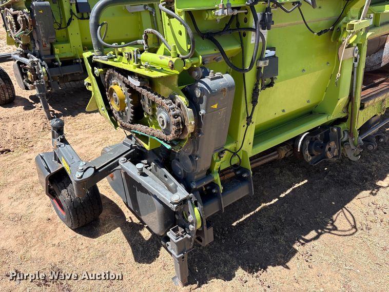 image for item JM9379 2019 Claas I36 380 pick up pickup head
