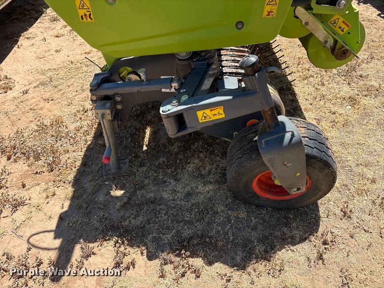 image for item JM9379 2019 Claas I36 380 pick up pickup head