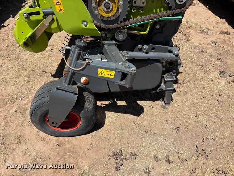 image for item JM9379 2019 Claas I36 380 pick up pickup head