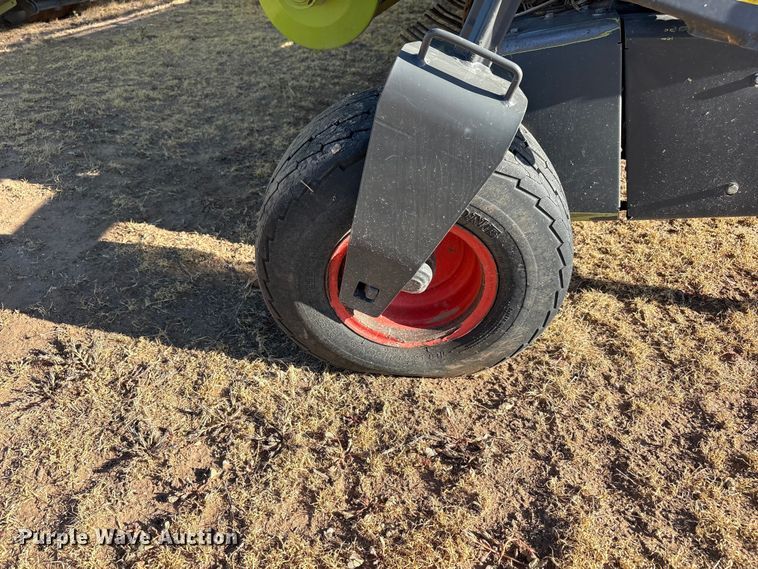 image for item JM9379 2019 Claas I36 380 pick up pickup head
