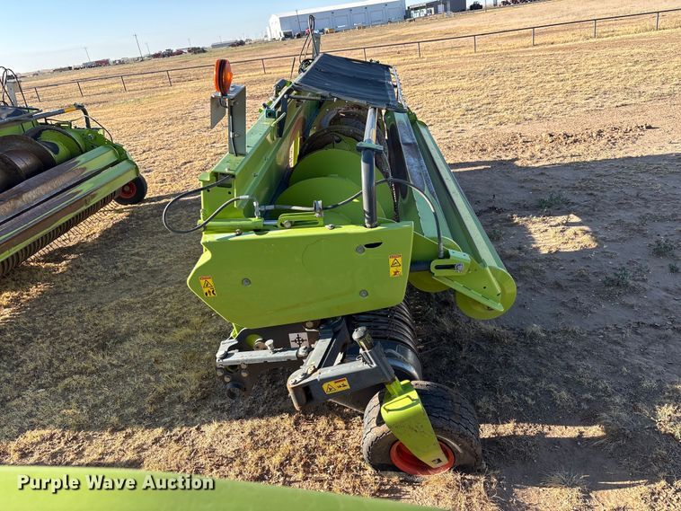 image for item JM9380 2018 Claas 380 pickup head