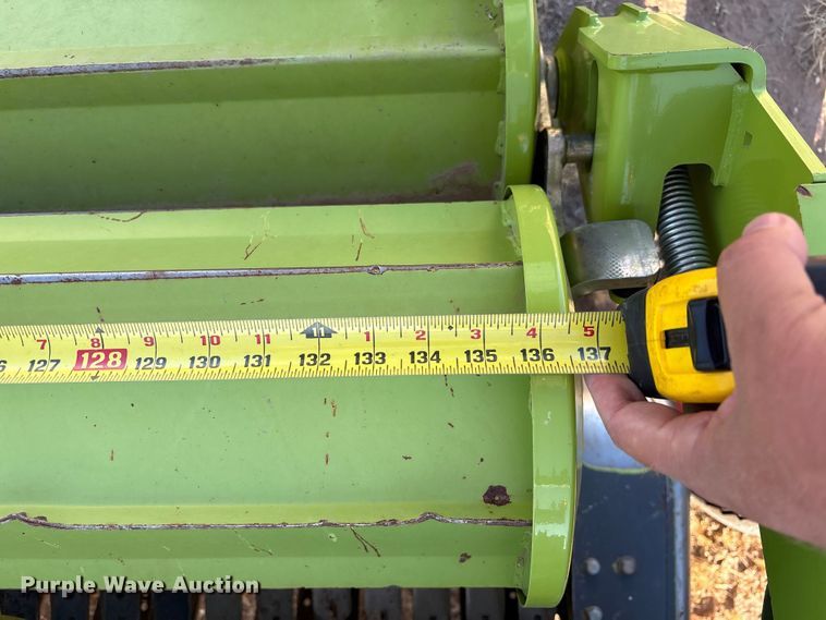 image for item JM9380 2018 Claas 380 pickup head