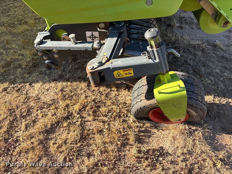 image for item JM9380 2018 Claas 380 pickup head