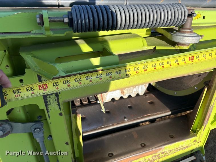 image for item JM9380 2018 Claas 380 pickup head