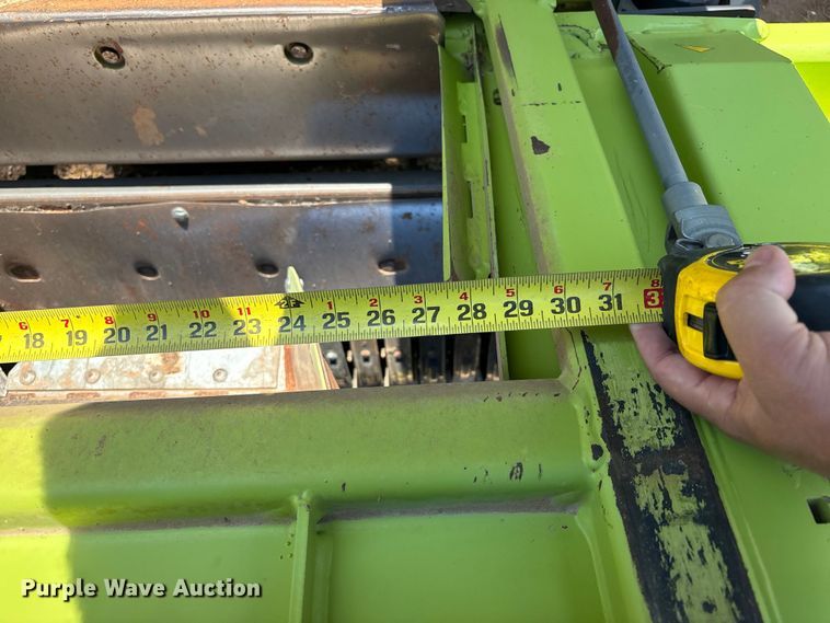 image for item JM9380 2018 Claas 380 pickup head