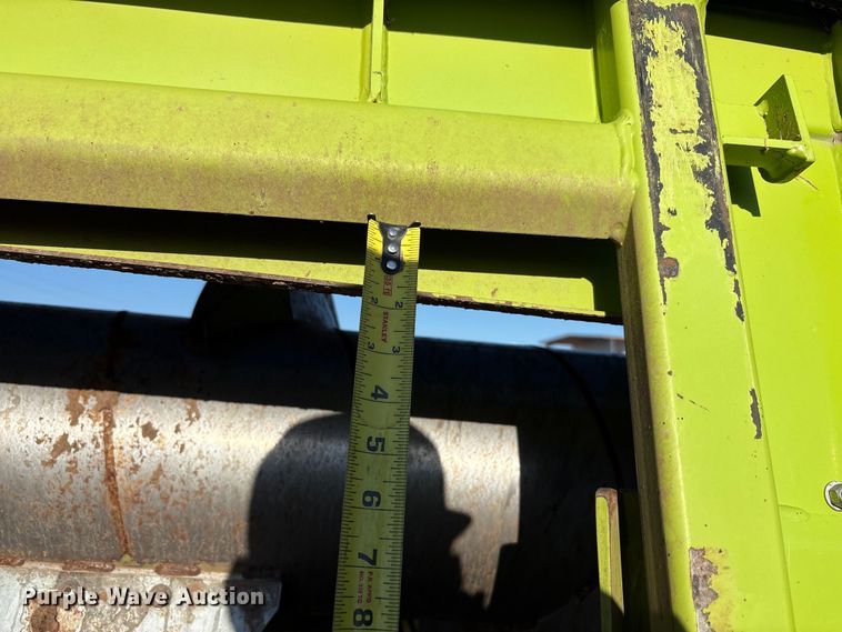 image for item JM9380 2018 Claas 380 pickup head