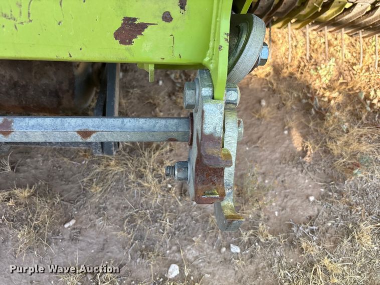 image for item JM9380 2018 Claas 380 pickup head