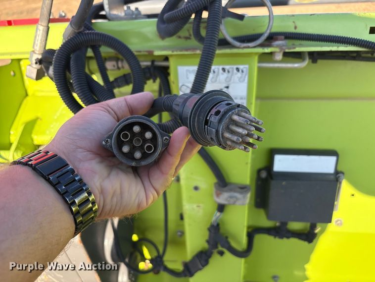 image for item JM9380 2018 Claas 380 pickup head