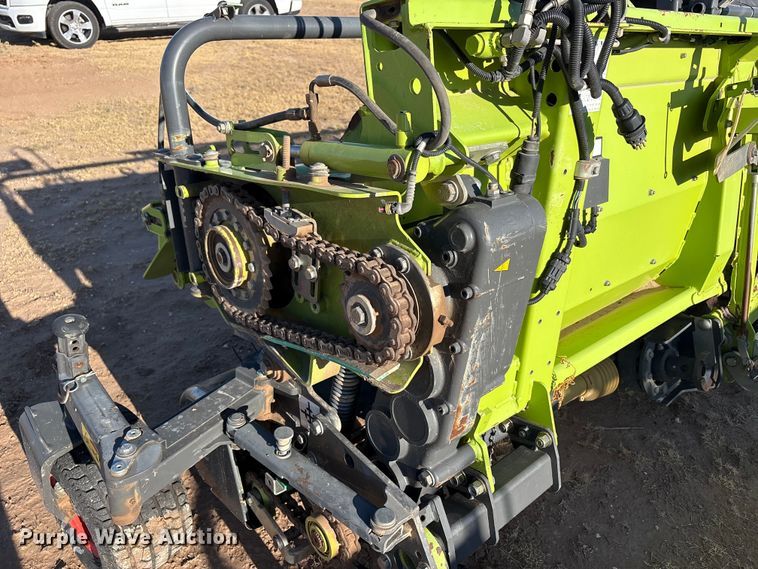 image for item JM9380 2018 Claas 380 pickup head