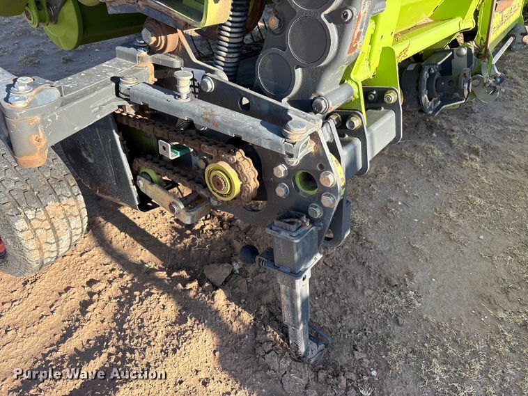 image for item JM9380 2018 Claas 380 pickup head