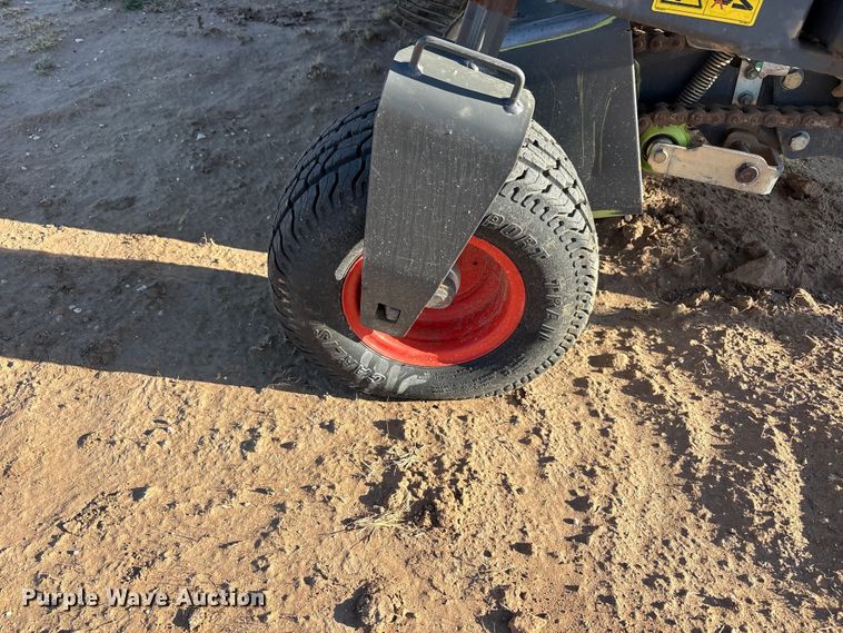 image for item JM9380 2018 Claas 380 pickup head