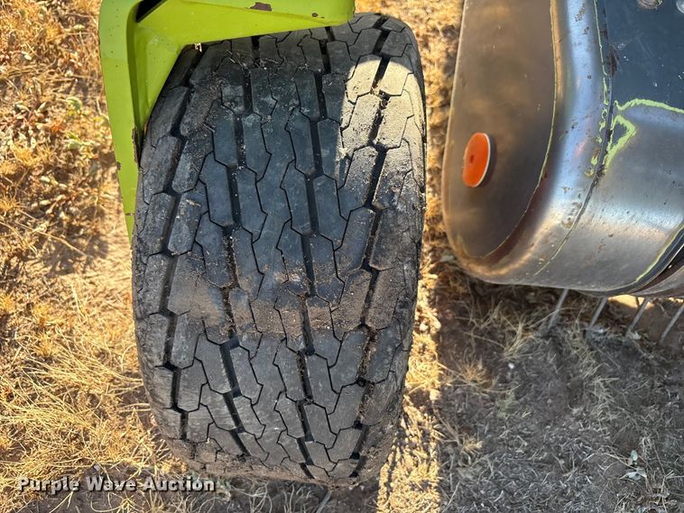 image for item JM9380 2018 Claas 380 pickup head