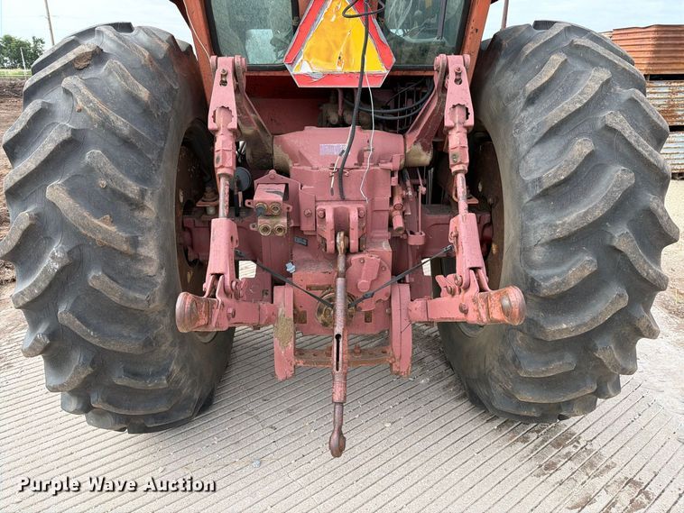 image for item MZ9800 Allis Chalmers A-C 7040 tractor
