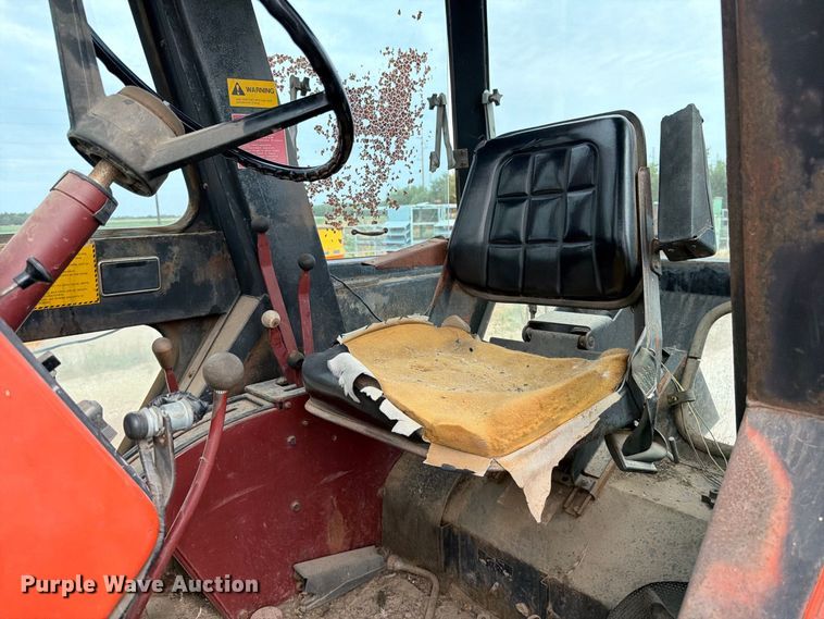 image for item MZ9800 Allis Chalmers A-C 7040 tractor