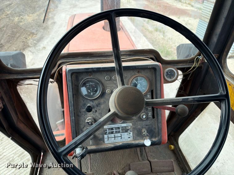 image for item MZ9800 Allis Chalmers A-C 7040 tractor