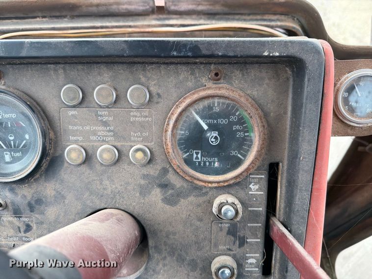 image for item MZ9800 Allis Chalmers A-C 7040 tractor