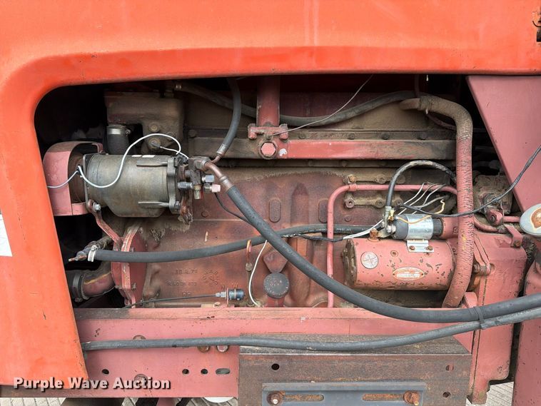 image for item MZ9800 Allis Chalmers A-C 7040 tractor