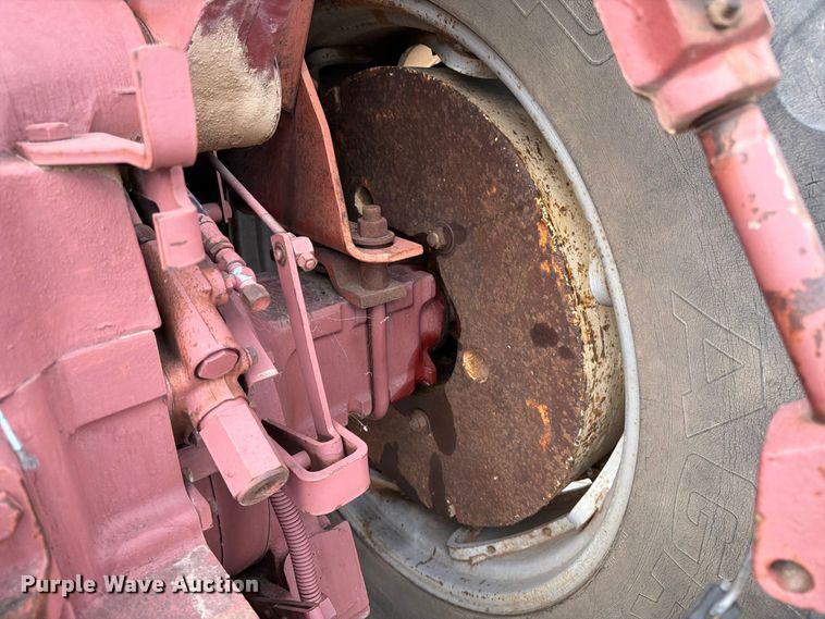 image for item MZ9800 Allis Chalmers A-C 7040 tractor