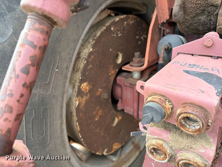 image for item MZ9800 Allis Chalmers A-C 7040 tractor