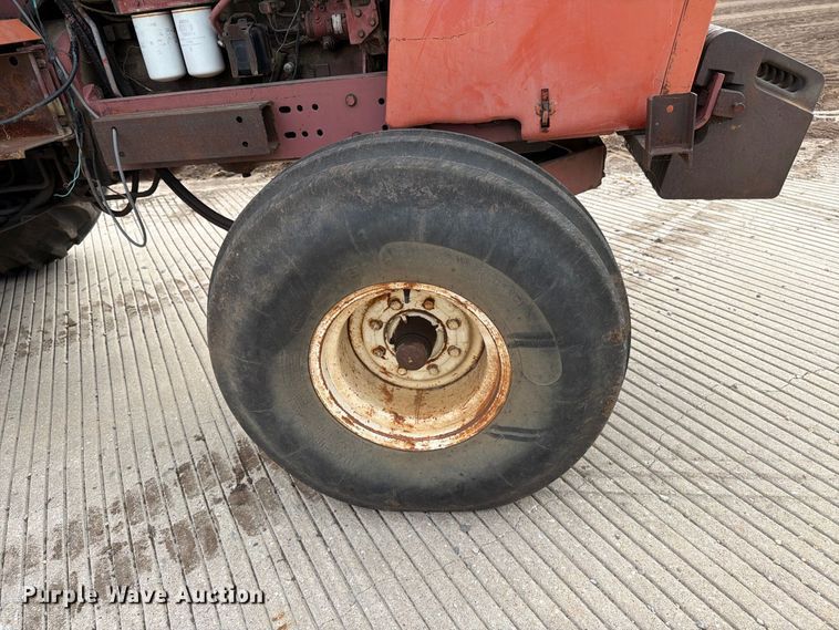image for item MZ9800 Allis Chalmers A-C 7040 tractor