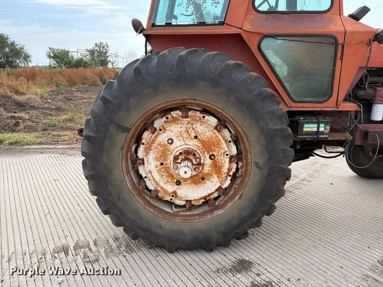image for item MZ9800 Allis Chalmers A-C 7040 tractor