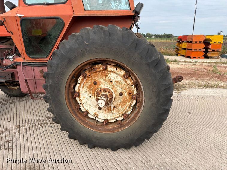 image for item MZ9800 Allis Chalmers A-C 7040 tractor