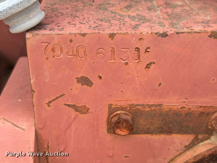 image for item MZ9800 Allis Chalmers A-C 7040 tractor