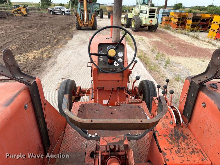 image for item MZ9801 Allis Chalmers Two-Twenty tractor