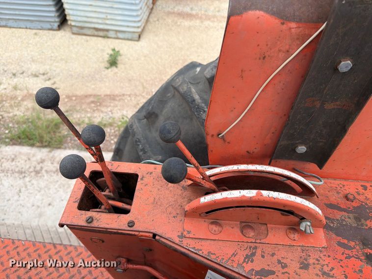 image for item MZ9801 Allis Chalmers Two-Twenty tractor